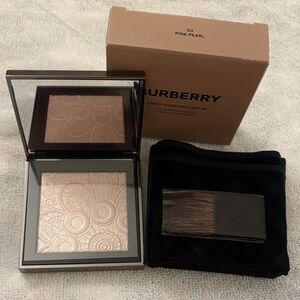 Burberry Pink Pearl Glow Compact